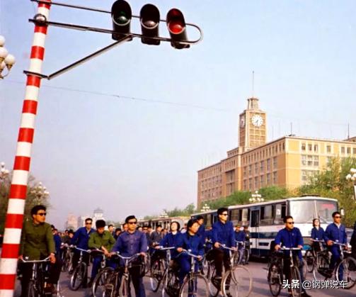 老式大金鹿自行车八成新值多少钱,1980年金鹿自行车多少钱