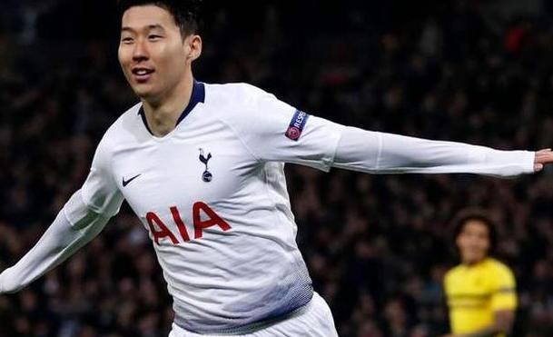 世界足球历史最佳矮子阵容,世界足坛最受欢迎的十大球员