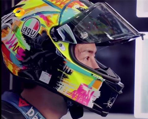 《陈情令》王一博赛车不是玩票：我是职业选手不想当赛车场的花瓶