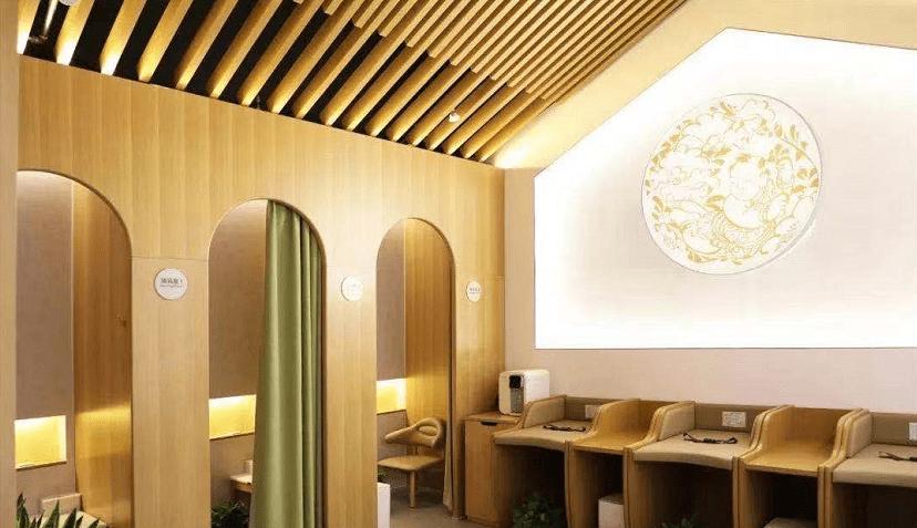 带儿子进女厕被指责,带儿子进女厕所遭指责