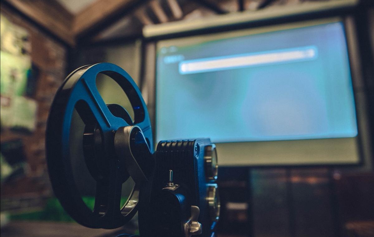 瞬间提升客厅格调，电影1895电影机体验