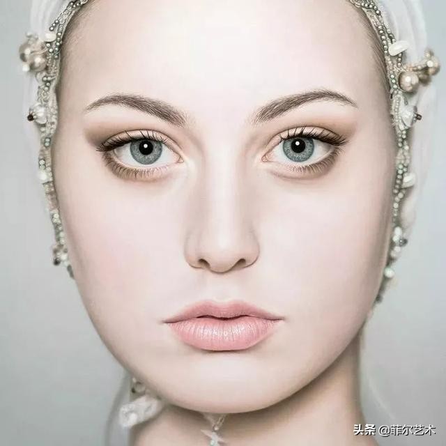 美女画家画美女，怎么看怎么美，看着她的画呼吸都要停滞了