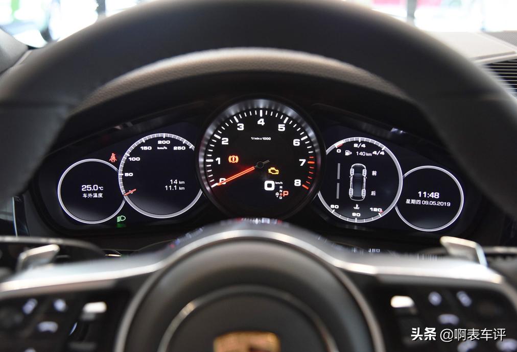 想买豪华SUV？保时捷Cayenne也不错，配3.0T+V6引擎，还带四驱