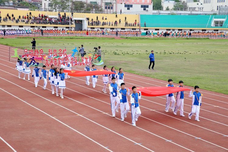 名校就是不一样，许昌市建设路小学2019年春季运动会开幕式美爆了