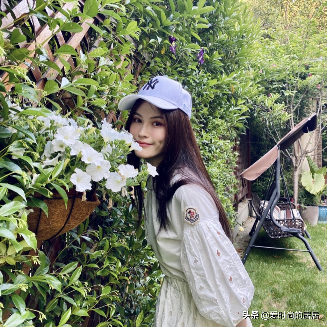 何穗竹节刺绣外套极其优雅，白色套装活泼可爱，运动裤酷感运动