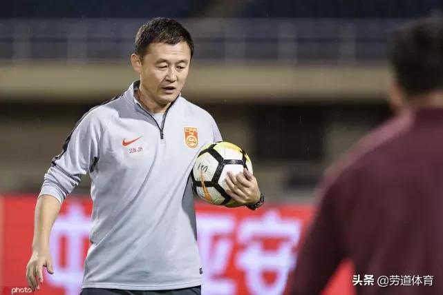 *疆新**足协换届，天山雪豹足球俱乐部董事长当选*疆新**足协副主席