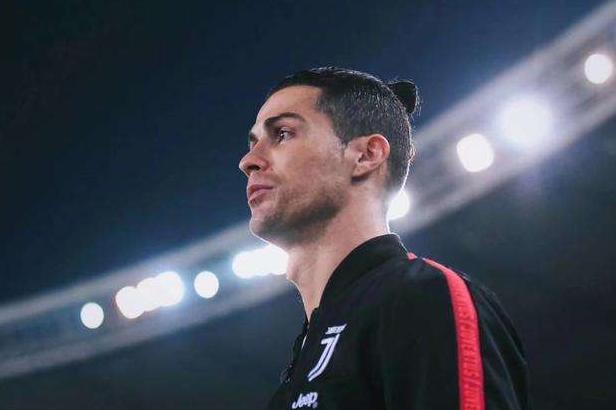 近20年离球王最近的球员,最接近马拉多纳的球员是谁