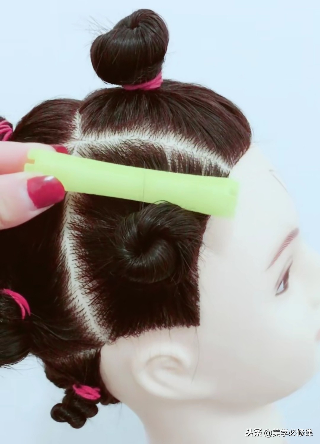 烫发基础分区详细教学,烫发卷杠子如何分区