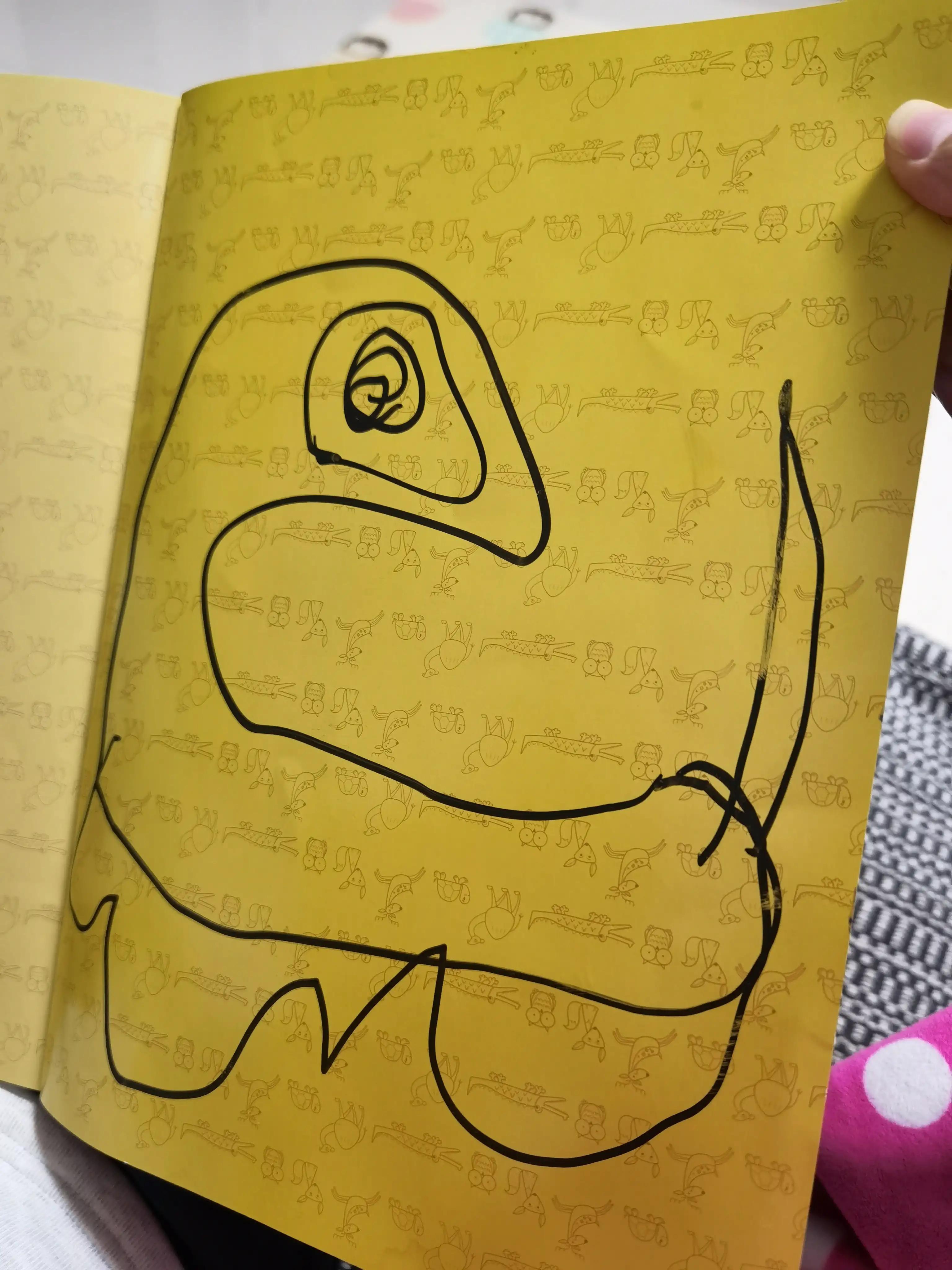 小孩的绘画作品及画具收纳,小孩的绘画作品做成书