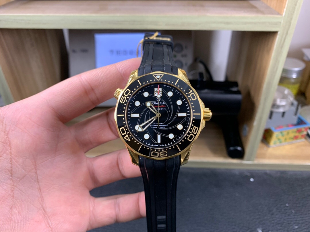 沛纳海44mm上手效果,沛纳海pam388上手效果