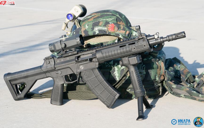 国产步枪实战射击,中国最新式步枪极限射击