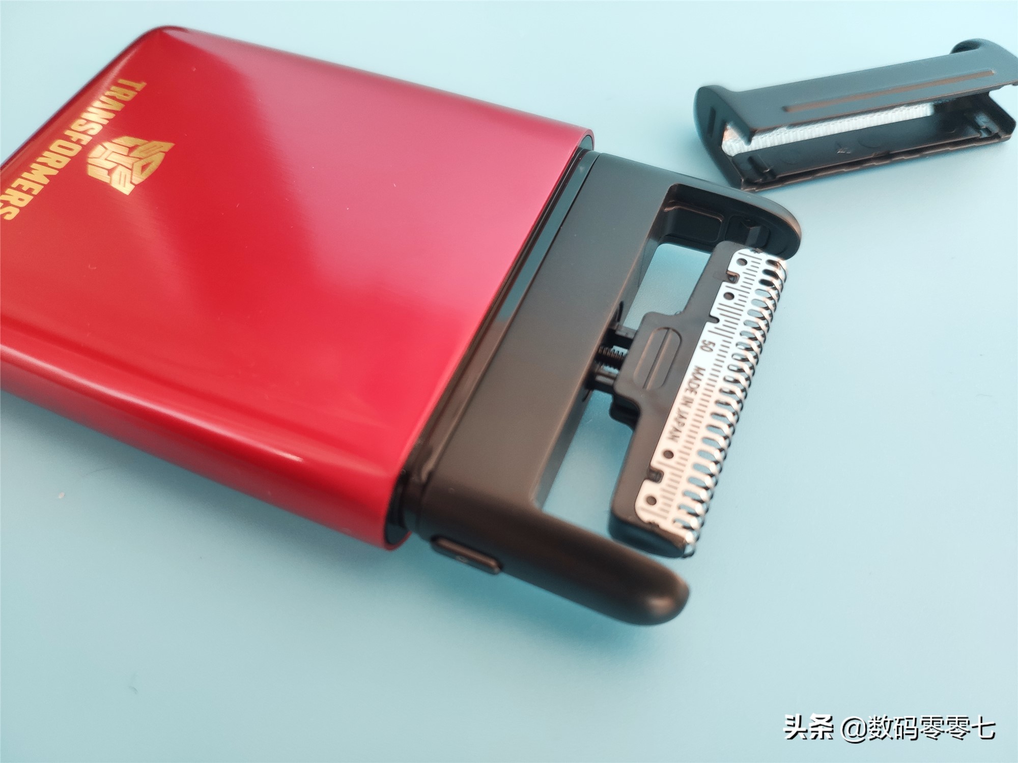 须眉剃须刀探索套装版 (须眉剃须刀男士小巧便携式)