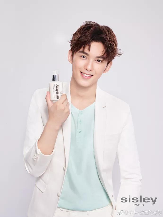 阿玛尼全新彩妆代言人,四字弟弟代言阿玛尼