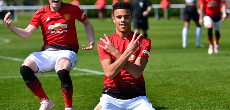 曼联17岁天才一球成名,曼联18岁首秀