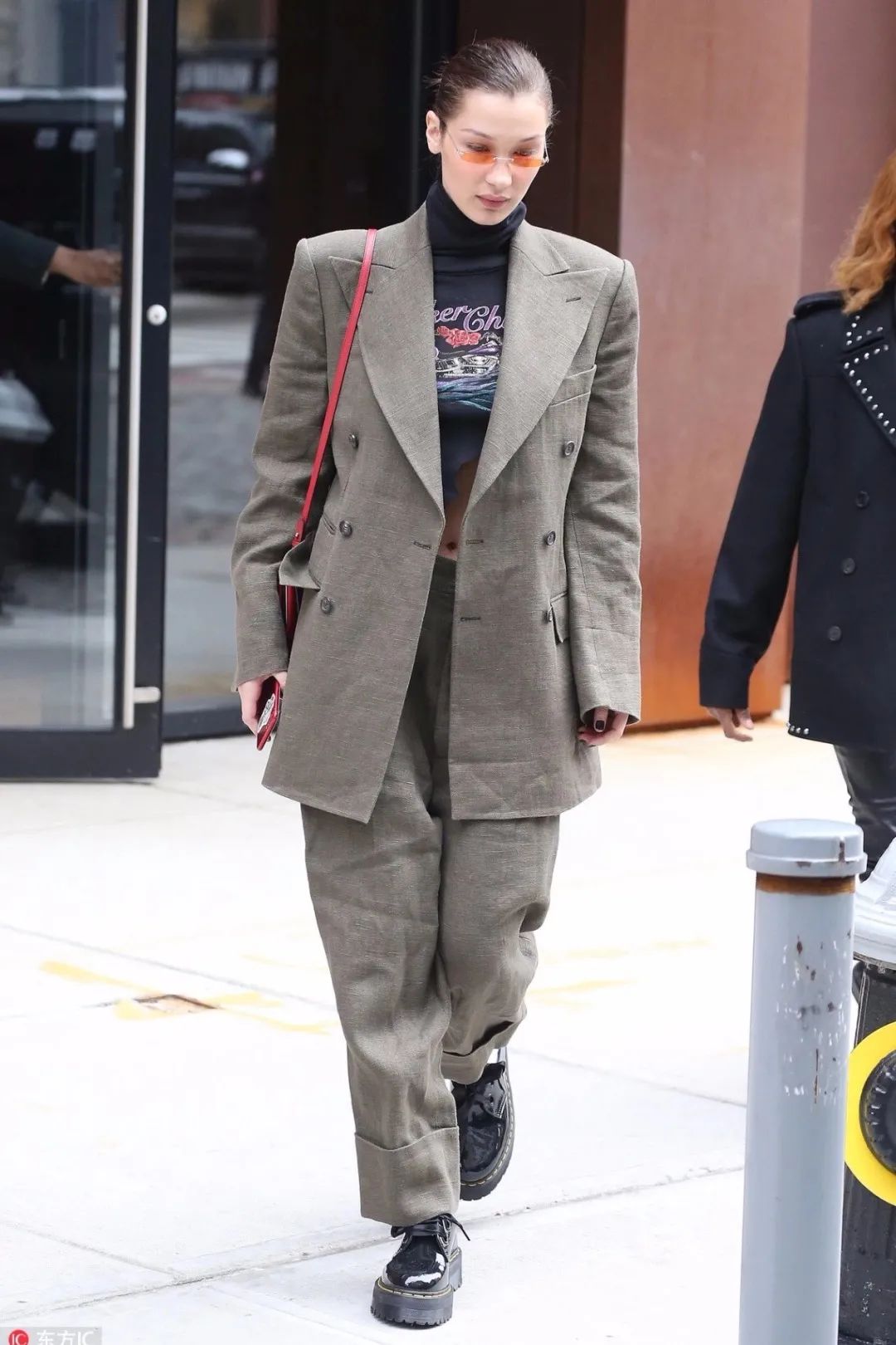 秋季小白鞋百搭款,潮流百搭小白鞋舒适不累脚的皮鞋