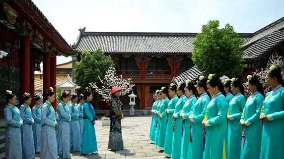 古代女子靠什么吸引皇帝,古代皇帝是如何选妃子的视频