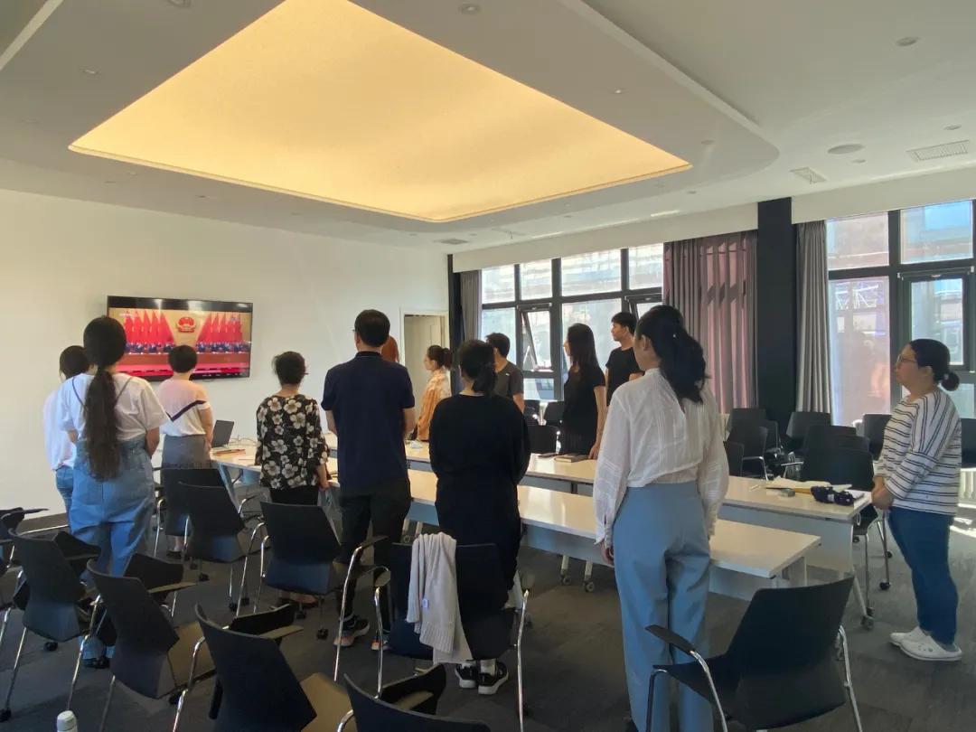 记住他们，纺织行业这些集体和个人获得全国抗疫先进表彰，中国纺联组织收看表彰大会