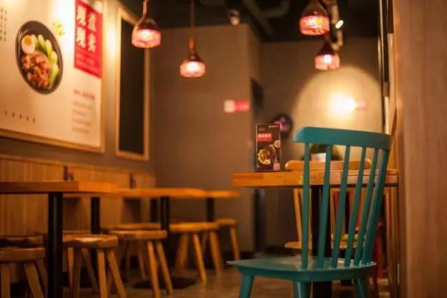 加盟煲仔饭店需要具备什么条件,煲仔饭品牌加盟店如何避免亏损