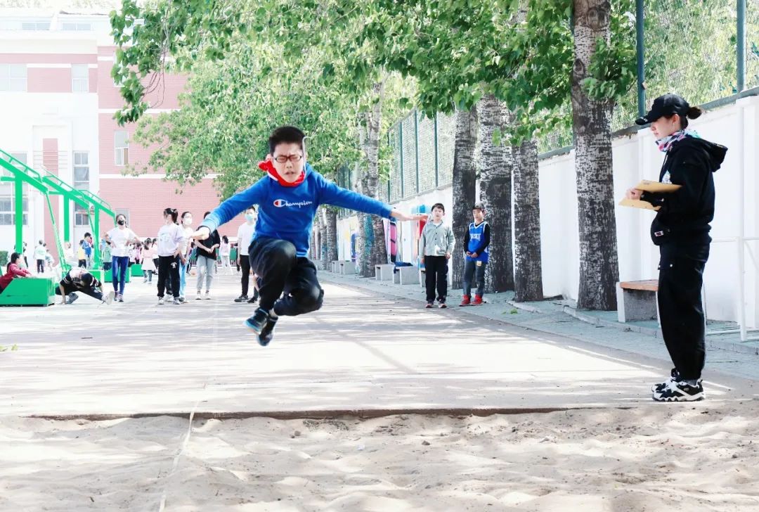 2024运动会会徽和吉祥物,校运会会徽怎么设计火炬