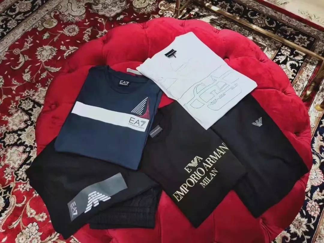 老铁放肆购！潮牌1~3折起，衣麦仓哈尔滨银泰店被时尚咖“攻陷”