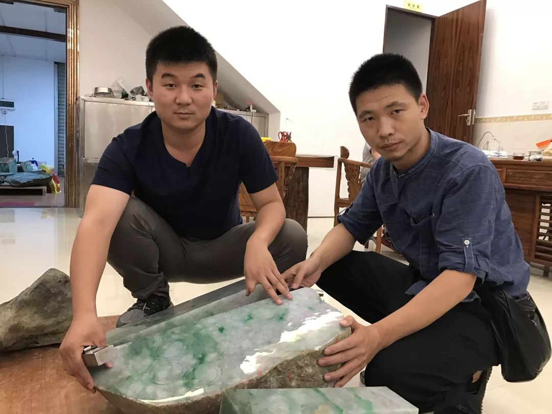 中缅边境翡翠交易市场有多赚钱,缅甸卖翡翠3800万
