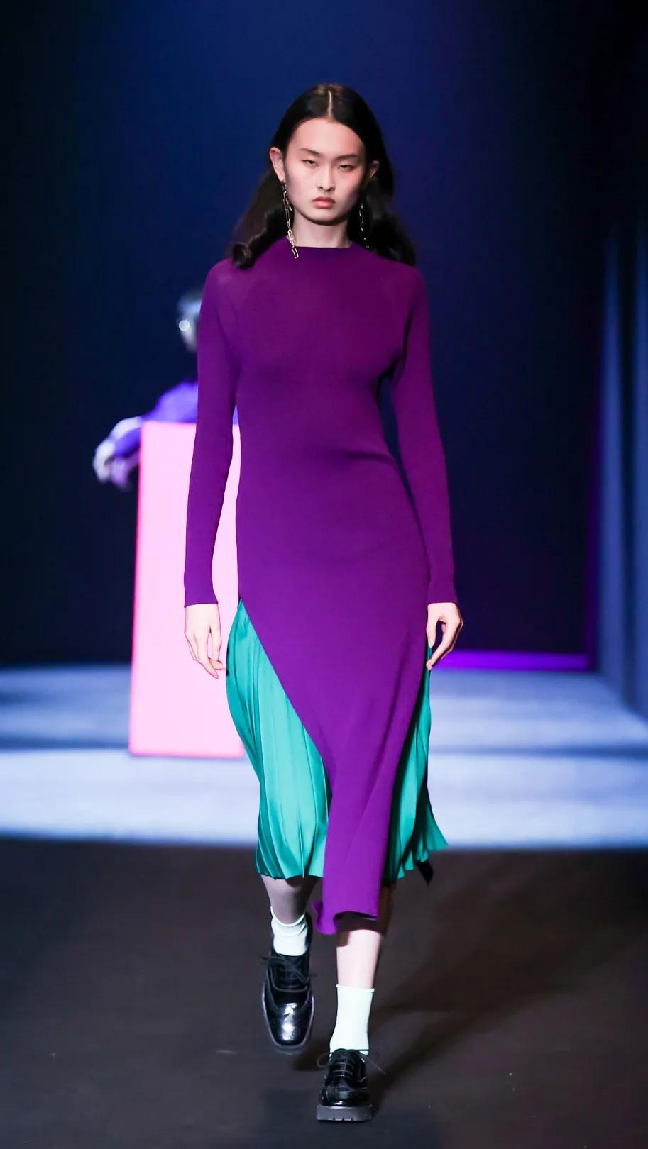 2021秋冬女装款式流行趋势,2018秋冬趋势报告巴黎时装周