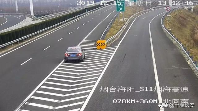 司机一个举动挽救了三个家庭,司机一个举动救了一个女孩