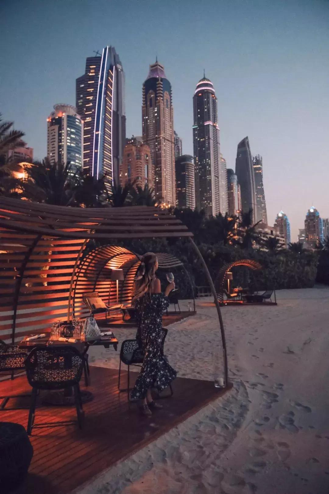 靠捡垃圾成为千亿富豪,靠捡垃圾成为千亿富翁合集