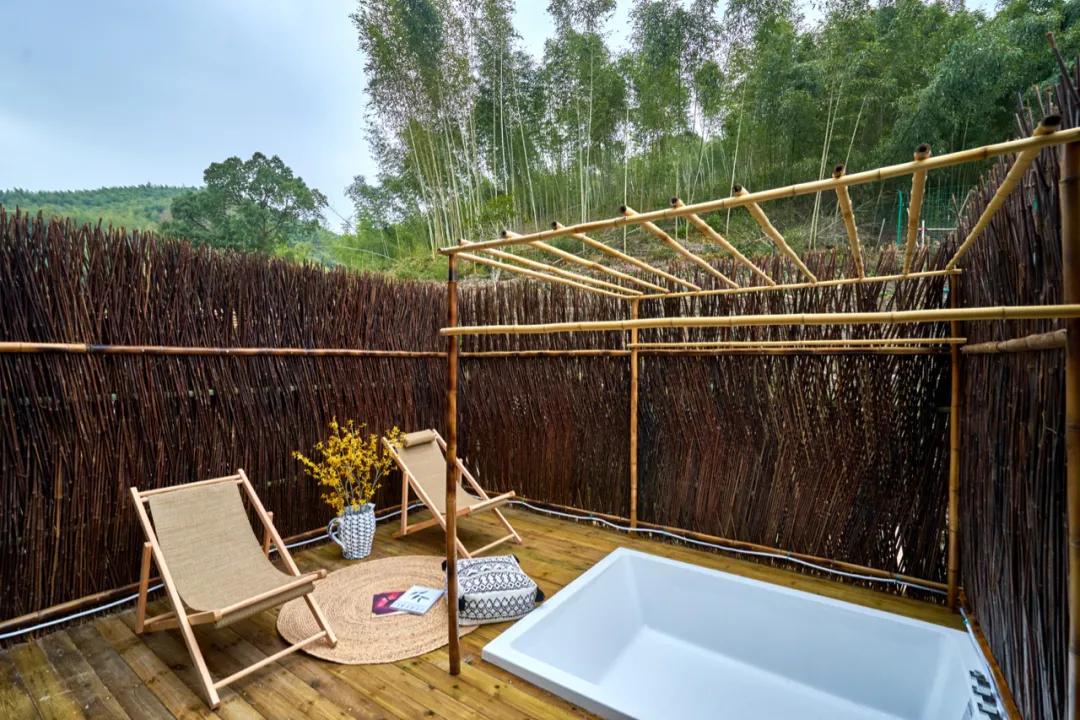 露天温泉小院精品,一房一厅庭院私家温泉