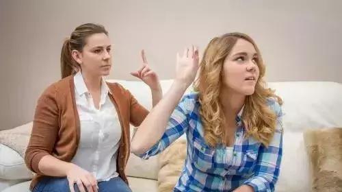 “你不换床单就是想让我死”：那些被父母逼疯的孩子