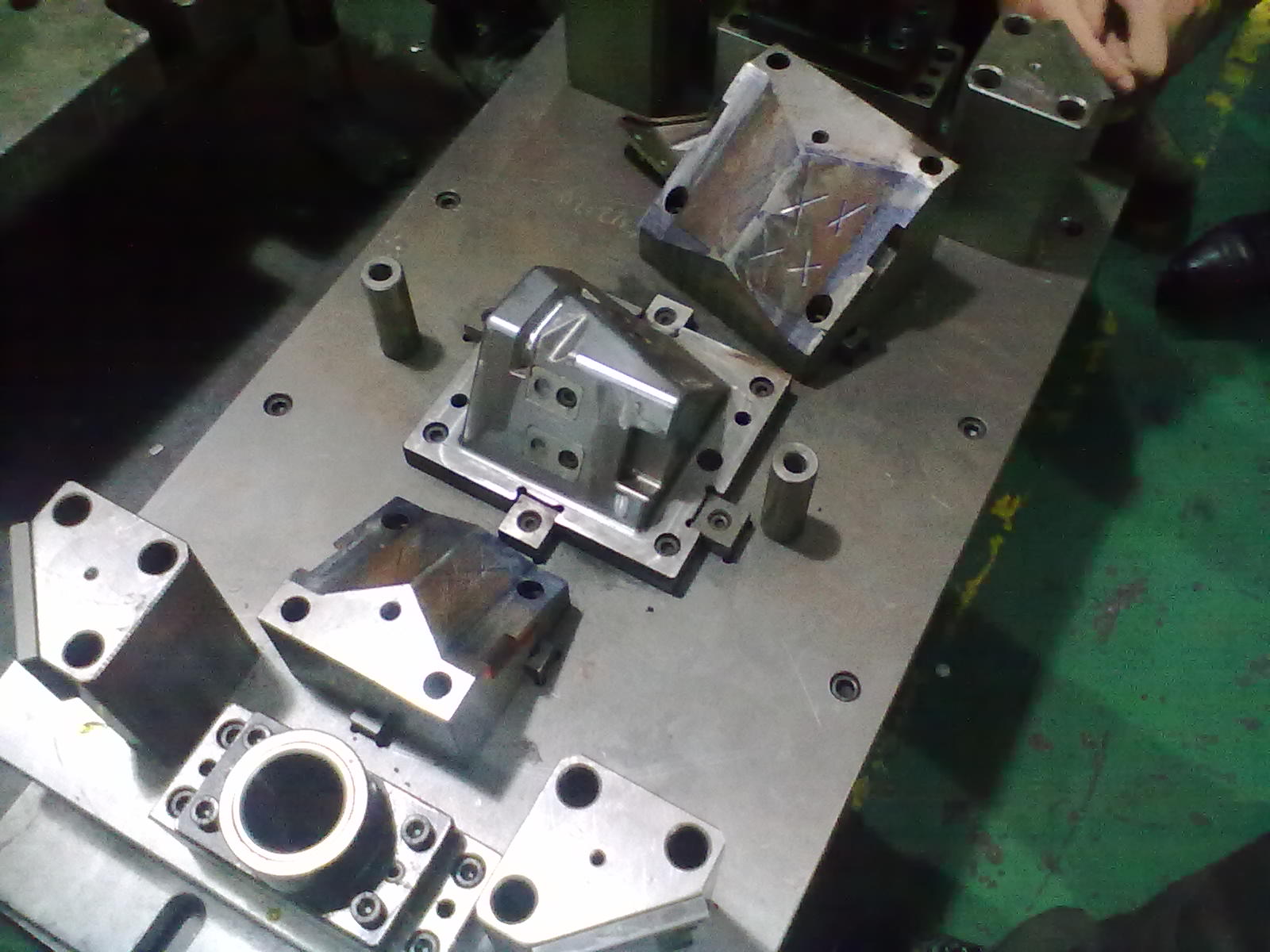 大型模具加工关注事项,大型模具加工和模具制造