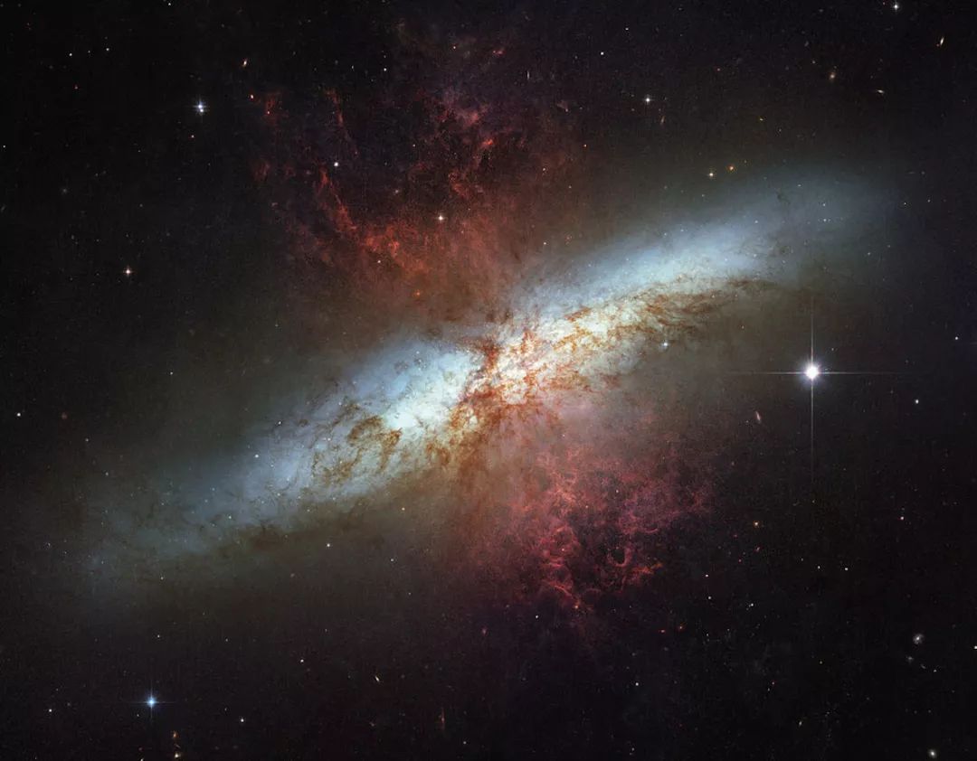 哈勃拍到了宇宙最深处的光学景象,哈勃升空30年的星系