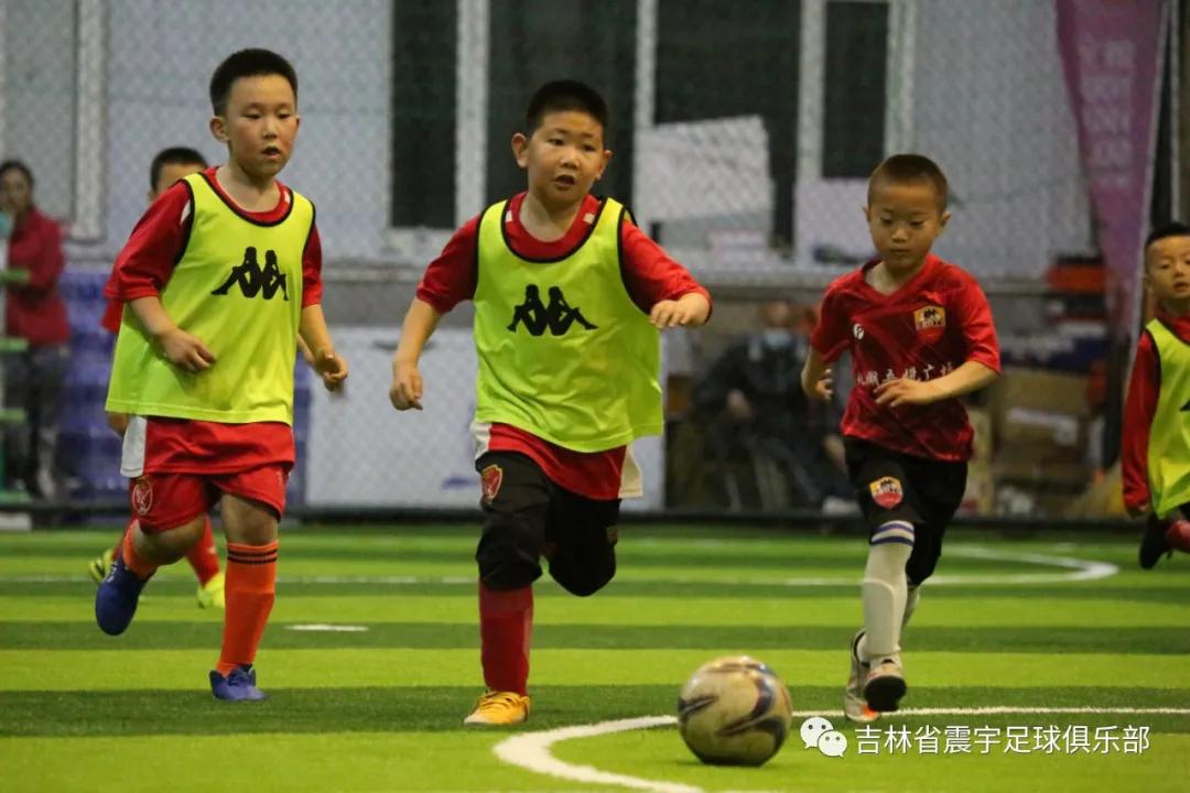 快乐童年，足球相伴！——震宇足球俱乐部“超级比赛日”精彩瞬间