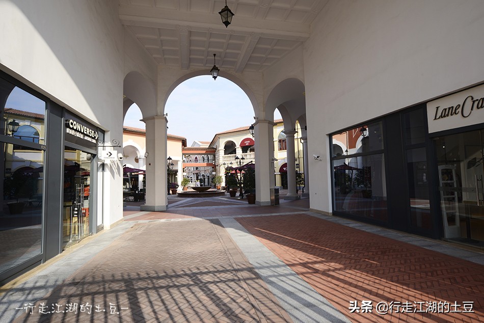 上海佛罗伦萨小镇，奥特莱斯世界名品购物中心，中国奢侈品领导者