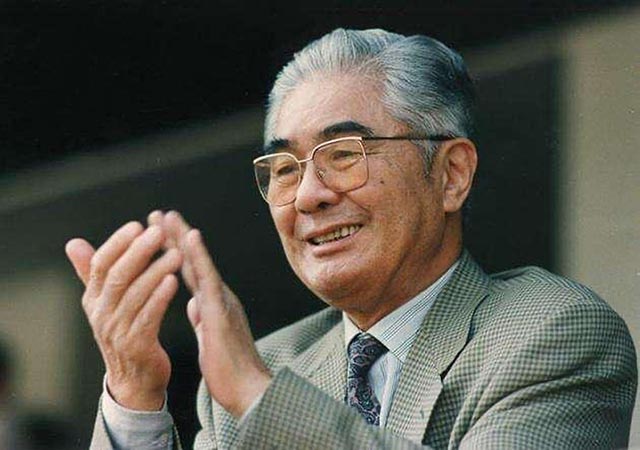 1986年，*小平邓**在京会见荣氏家族：你们就像杨家将，是有功的