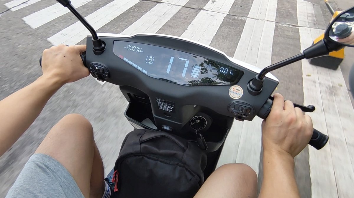 雅迪冠能t5电机是1200w还是800w,雅迪t5冠能版1200w和800w哪个好