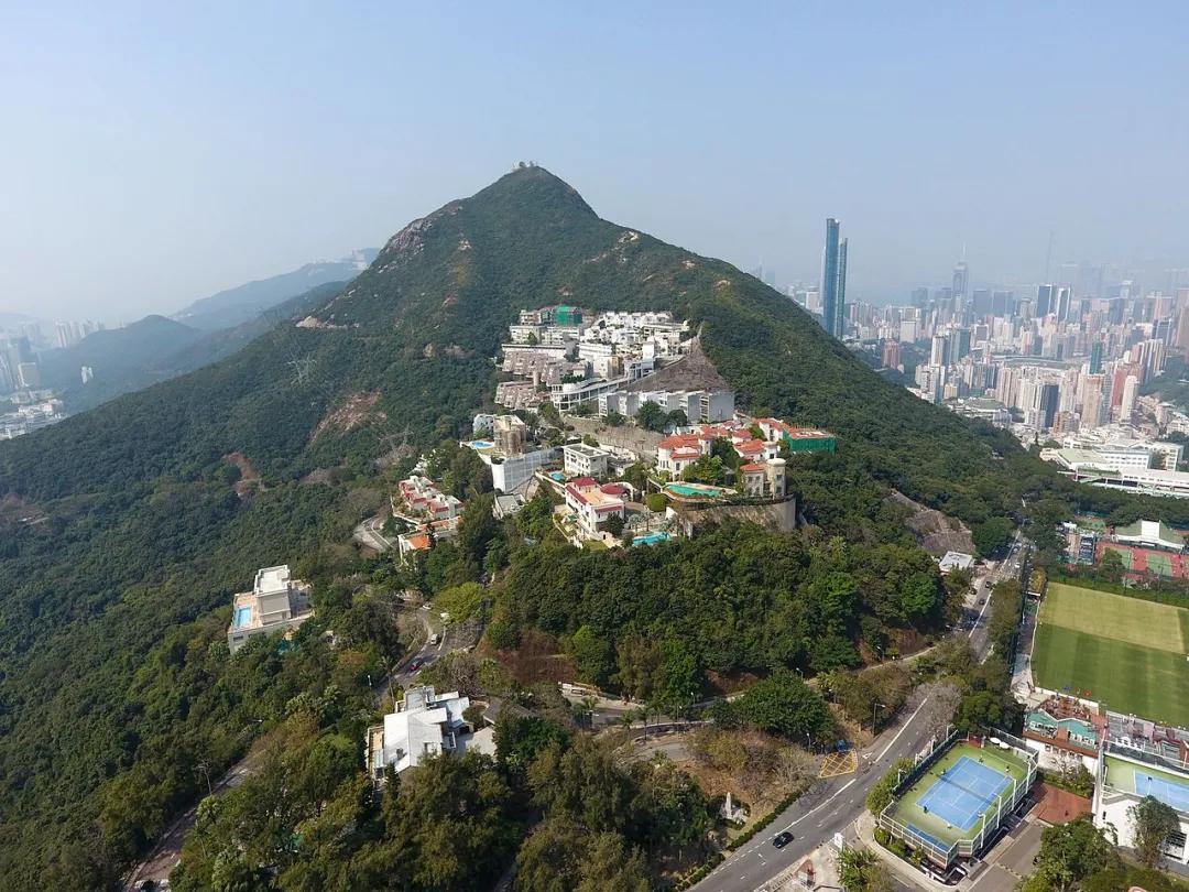 许家印香港豪宅被标售,许家印香港山顶豪宅有多大