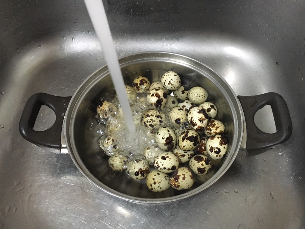 女性吃猪蹄补黄体功能吗,孕酮低吃猪脚黄豆汤好吗