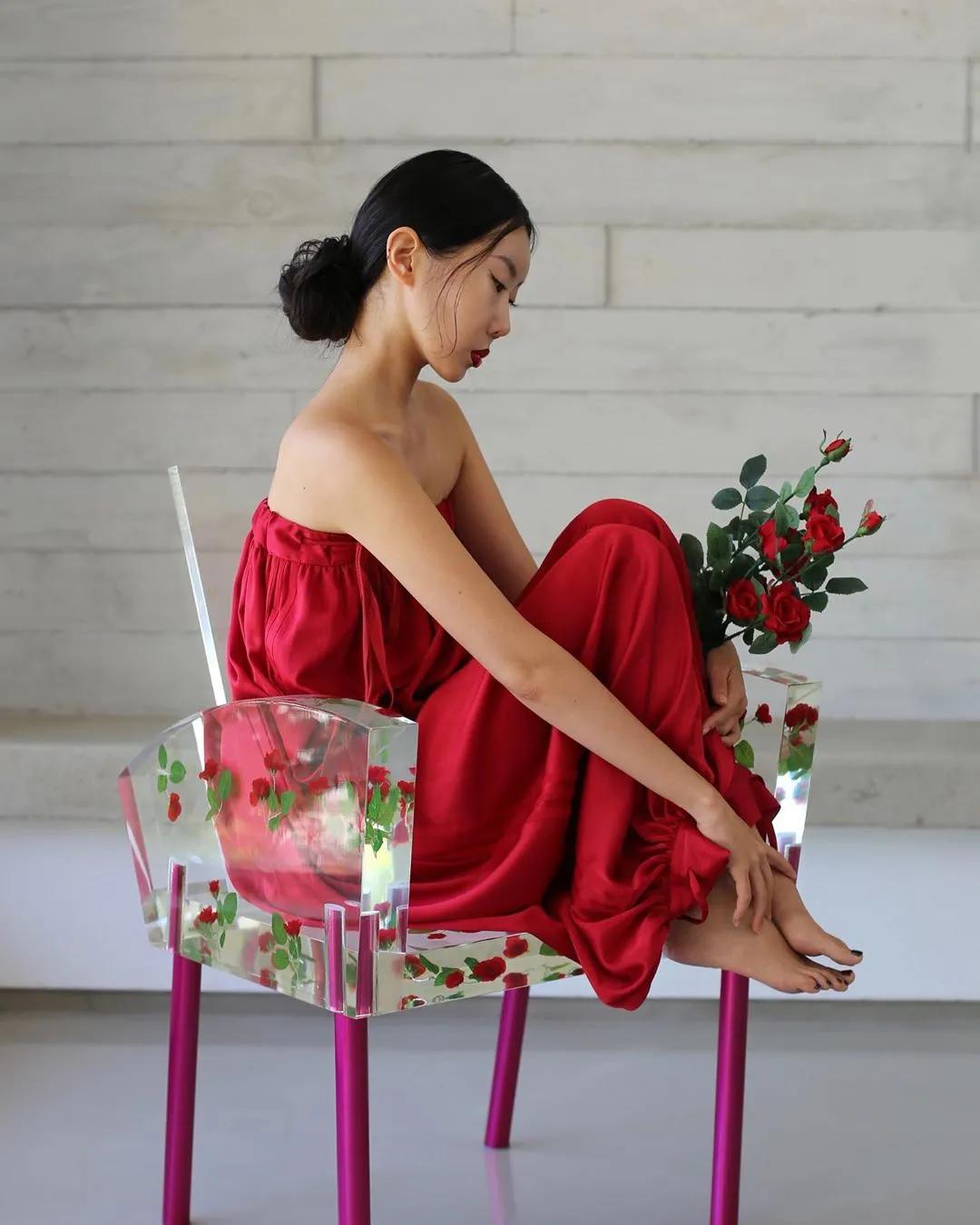 她在画画,神奇的视觉错觉画画