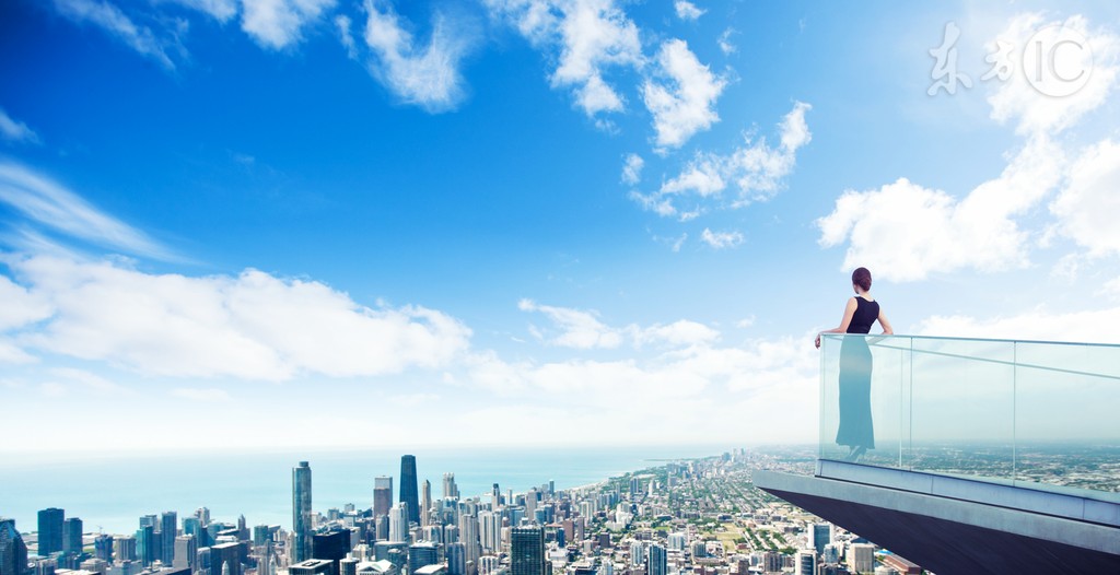 小说：美女被恶毒术士下咒，道士小伙为救她，无奈将其衣服脱下