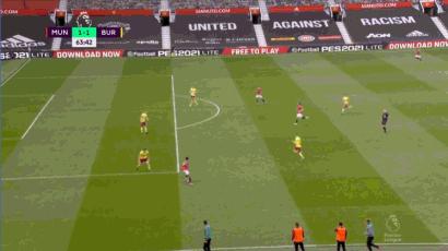 拉什福德过人名场面,拉什福德踢飞任意球过程