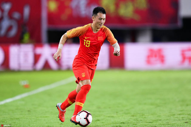 里皮球迷欢呼,里皮带领中国队球迷欢呼