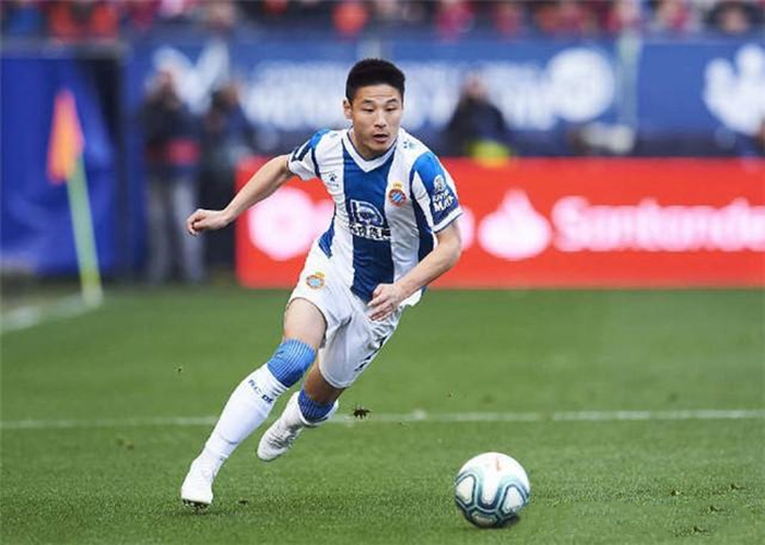 武磊机灵过人,武磊无球跑位有多强