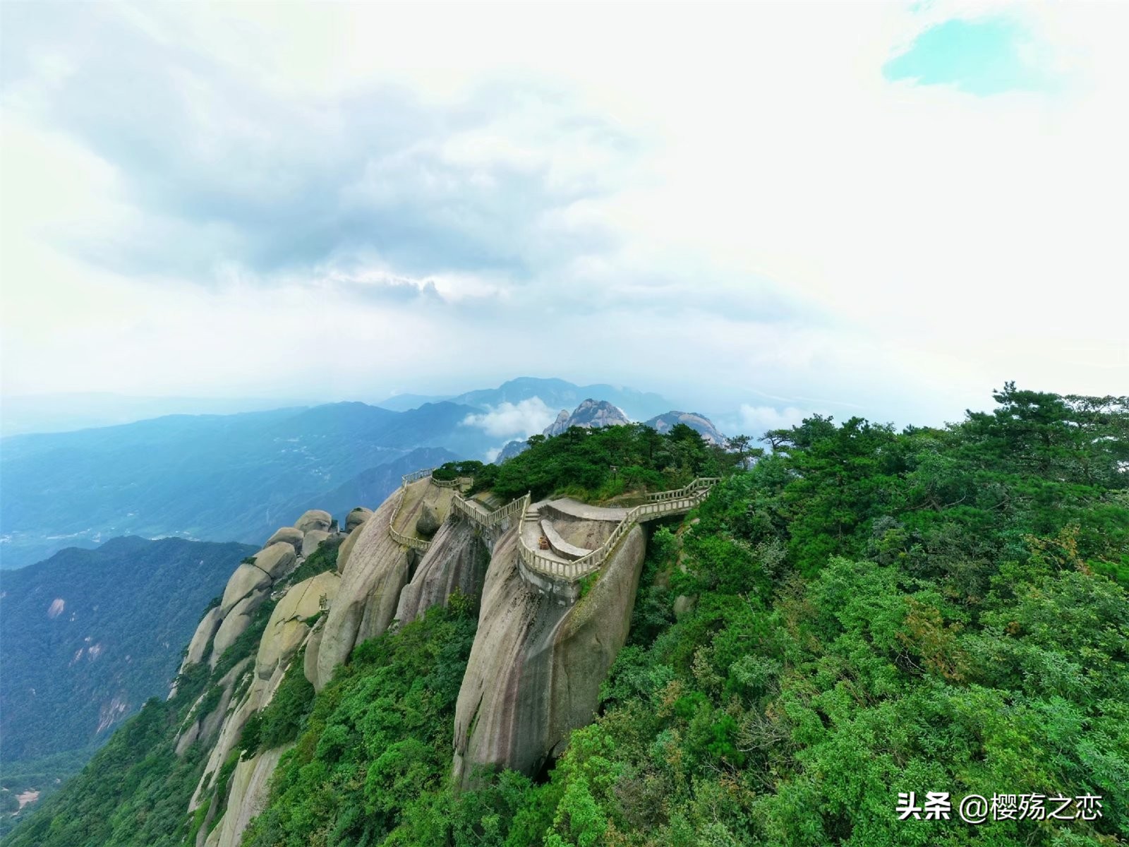 琉璃拍摄现场安徽天柱山,安徽三大名山哪个景色好