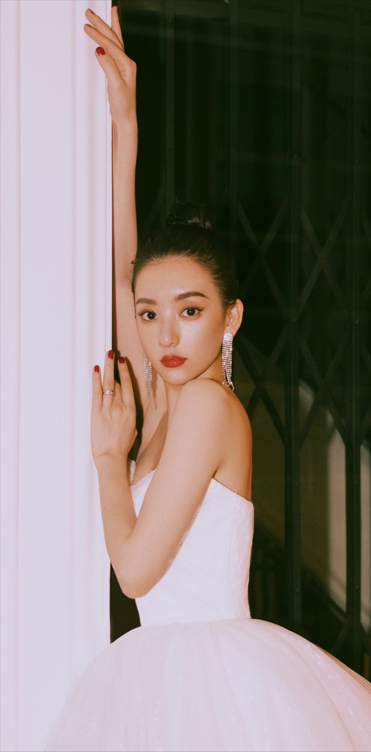 天王嫂方媛以前的事迹,方媛几岁成为天王嫂的