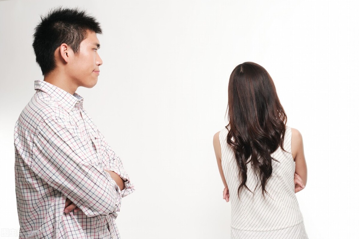 男友前任留下一张1万多块的婚床，我不想睡，男友却死活不想更换