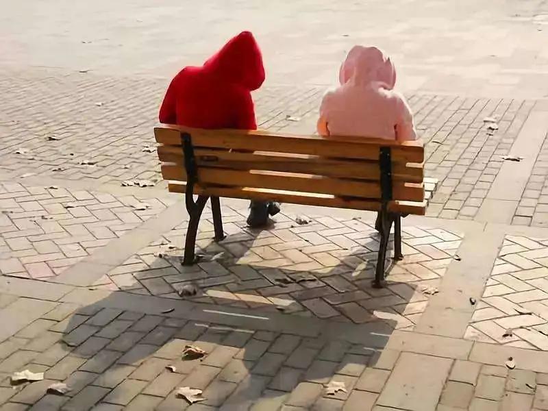 手脚冰凉失眠是阳虚吗,手脚冰凉是畏寒怕冷的一种表现吗