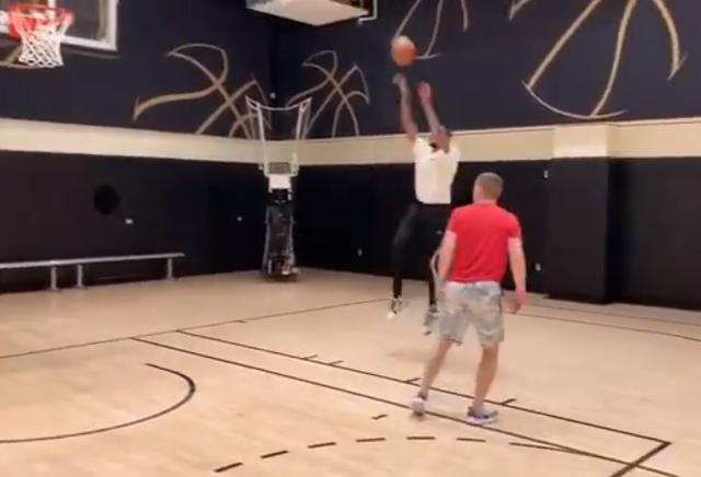 安东尼实战慢动作,安东尼投篮视频集锦