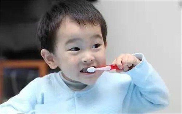 宝宝养成刷牙习惯避开3个误区,怎么让孩子养成正确的刷牙习惯