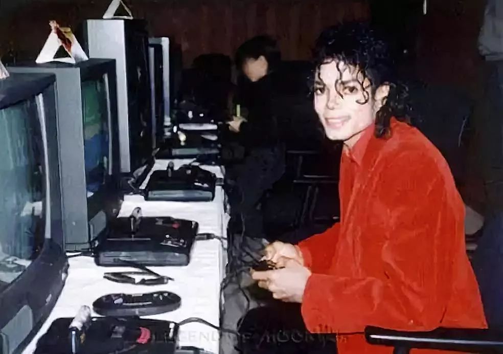 听迈克尔杰克逊的歌看乔丹打球,还会有人在听迈克尔杰克逊吗